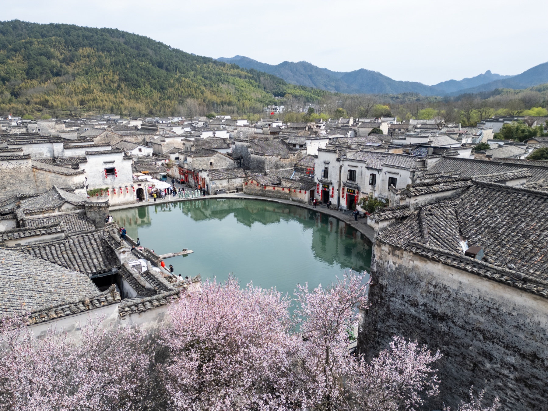 春日宏村与徽派建筑